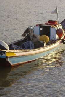Barco de pesca, no rio Tejo.