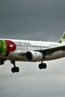 Avião com 147 cidadãos repatriados, a maioria portugueses, aterrou às 10.16 em Lisboa