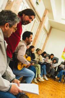 Ensaio da iniciativa Voz Comum, com jovens.