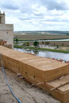 Obras de recuperação da muralha do Castelo de Alcácer.