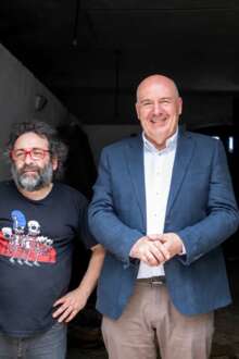 Presidente da Câmara Municipal, Leopoldo Rodrigues, e o marceneiro Jose Batista