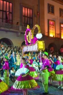 Momento de desfile de marchas