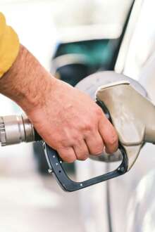 Governo admite baixar ISP se combustíveis subirem mais de 10 cêntimos perante conflito no Irão