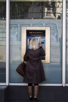 Mais de 40% das freguesias do país sem multibanco: dificuldades no interior levam concelhos a apostar no transporte