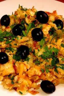 Prato de cabrito assado no forno