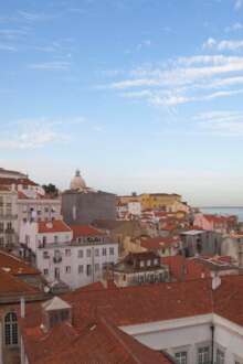 Turismo, casas vazias e fraco investimento: a crise da habitação em Portugal segundo a OCDE