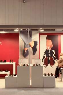 Stand da marca portuguesa de calçado "Maray" na feira internacional de calçado Micam, em Milão.