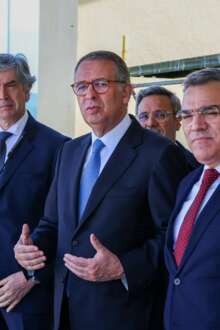 Seguro em conferência de imprensa.