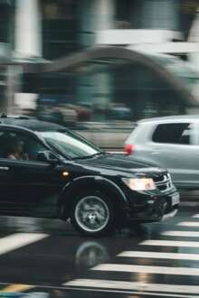 Escolas de condução estão contra novas regras de ensino por tutor