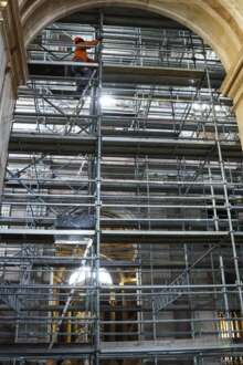 Andaime no interior do Palácio Nacional de Mafra