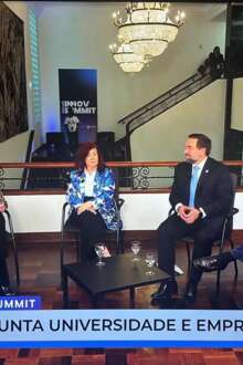 Fotografia dos intervenientes no debate