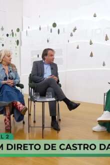 Três convidados de painel e jornalista em debate em Castro Daire.