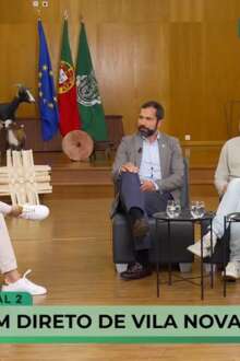 Na imagem, o jornalista Luís Varela de Almeida e o painel de convidados.