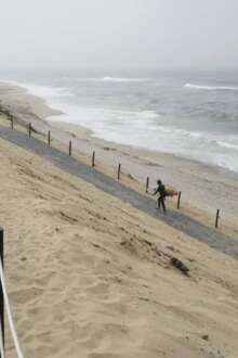 Ovar alerta para risco ambiental na Praia da Maceda com aterro a 550 metros do mar