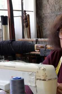 Ester, Henriqueta, Engrácia e Isabel puseram a aldeia de Campo Benfeito, em Castro Daire, no mundo do vestuário