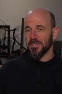 Telmo Roque, cuteleiro no Fundão, é finalista do Prémio Nacional de Artesanato